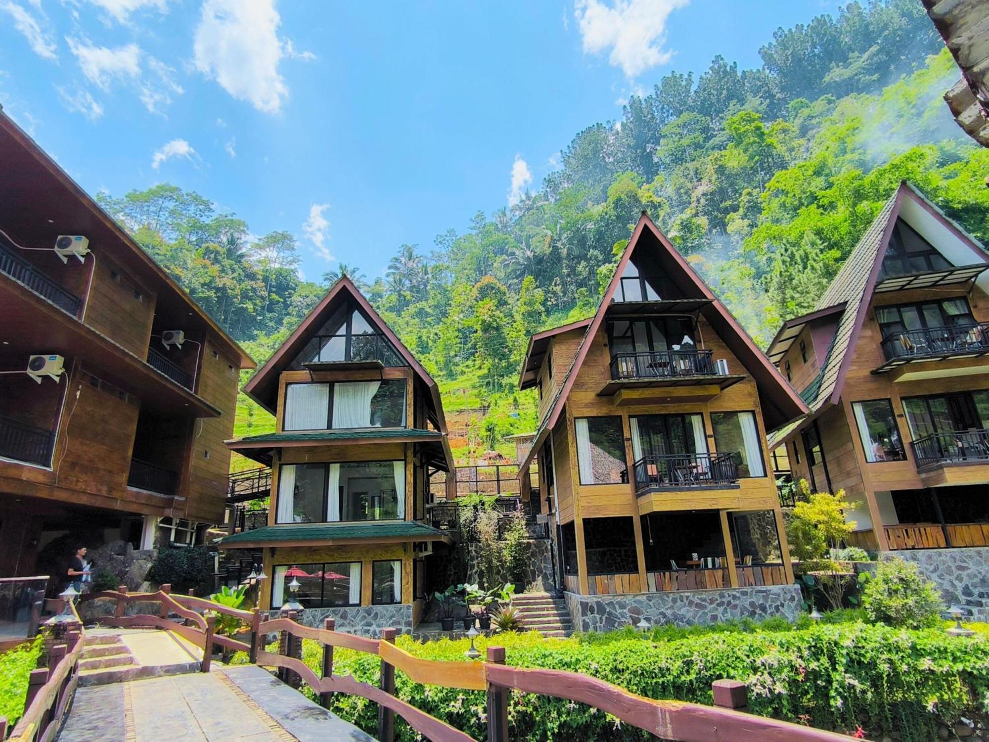 Bayan Village บาตูราเดน ภายนอก รูปภาพ