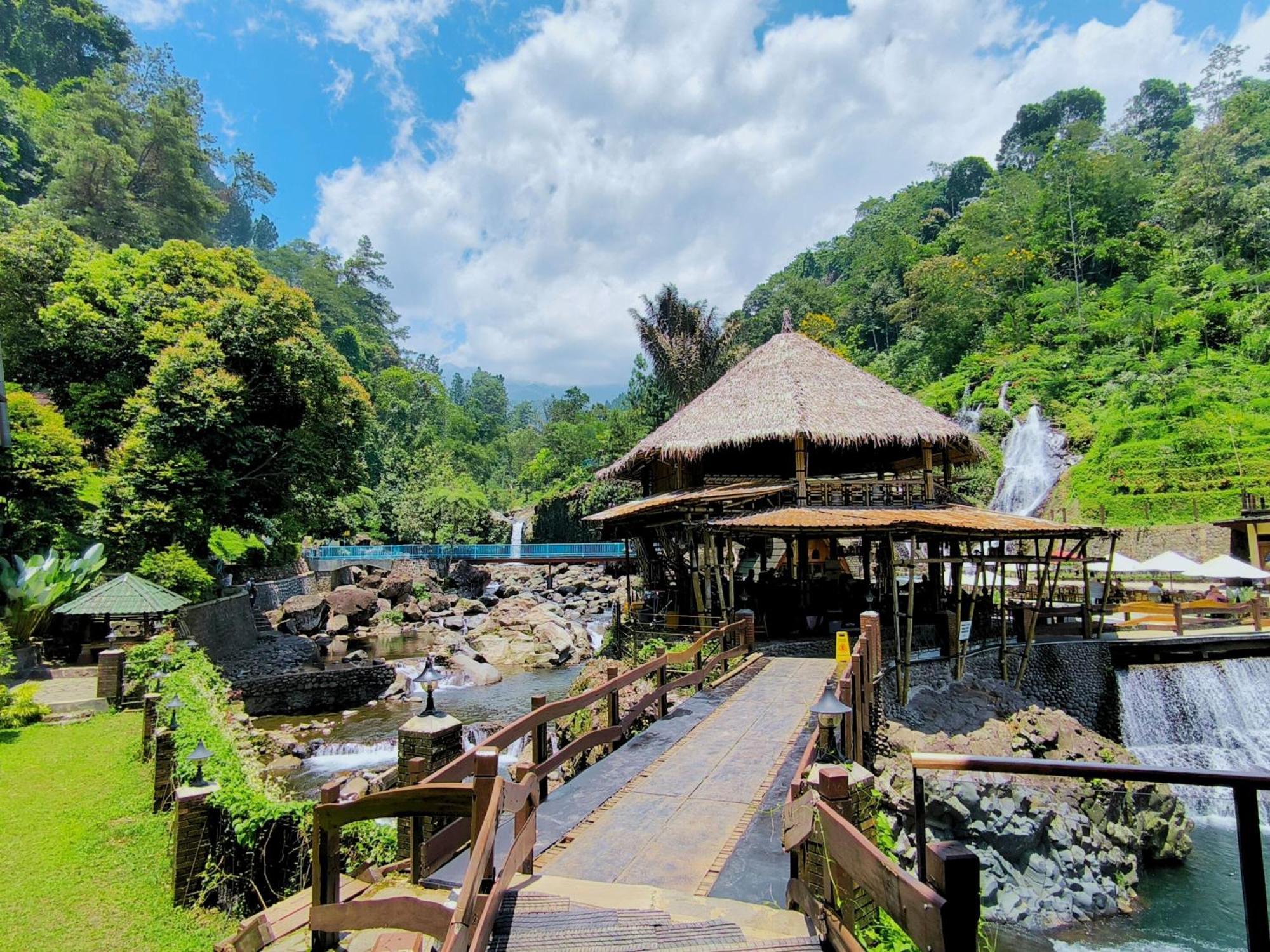 Bayan Village บาตูราเดน ภายนอก รูปภาพ